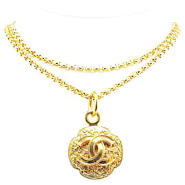 Chanel-Gold Chanel Gold Plated CC Round Pendant Necklace-Golden