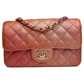 Chanel-Sac à bandoulière rectangulaire à rabat simple en cuir d'agneau rose Chanel Mini Classic-Rose