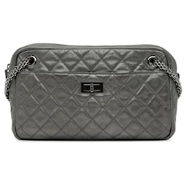 Chanel-Silver Chanel Metallic Calfskin Reissue Zipped Shoulder Bag-Silvery
