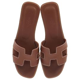 Hermès-Hermès Oran Flat Slides in Brown Leather-Brown,Red