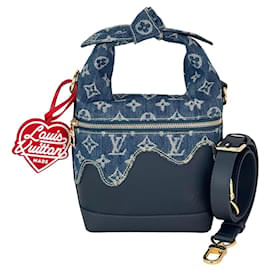 Louis Vuitton-Japanischer Cruiser Crossbody Bag aus blauem Denim Taurillon Monogram Louis Vuitton X Nigo-Blau