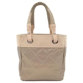 Chanel-Sac tote en toile Chanel Paris Biarritz PM 11888547 en bon état-Doré