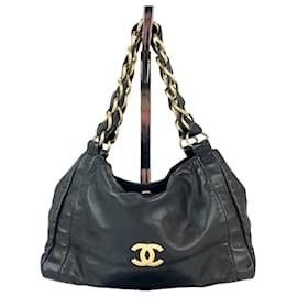 Chanel-Sac à épaule Chanel Olsen en agneau lisse noir petit-Noir