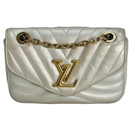 Louis Vuitton-LOUIS VUITTON Metallic Calfskin New Wave Chain PM White Shoulder Bag-White
