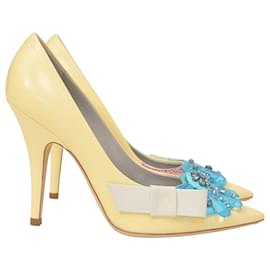 Louis Vuitton-Louis Vuitton Crystal Embellished Pumps in Yellow Leather-Other