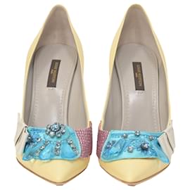 Louis Vuitton-Louis Vuitton Crystal Embellished Pumps in Yellow Leather-Other