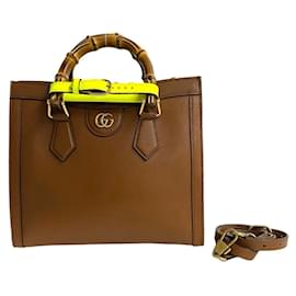 Gucci-Bolsa de mão de couro genuíno Gucci Diana Bamboo, bolsa de ombro, bolsa tote de couro 660195 em ótimo estado-Marrom