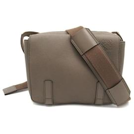 Loewe-Loewe Militär Messenger Schultertasche aus Leder B553A72X22 in gutem Zustand-Grau