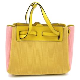 Loewe-Bolsa de ombro de couro Loewe Lazo Mini em ótimo estado-Amarelo