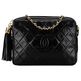 Chanel-Sac à caméra en cuir d'agneau matelassé noir CC de Chanel avec pompon-Noir