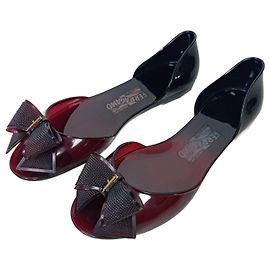 Salvatore Ferragamo Scarpe ballerine in plastica Ferragamo Bordò