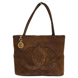 Vintage Chanel Medaillon bag Caramel