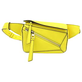 Loewe-Bolsa de cintura cruzada Loewe Puzzle Bum Mini em couro, bolsa de cinto B510U89X028240 em ótimo estado-Amarelo