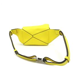 Loewe-Bolsa de cintura cruzada Loewe Puzzle Bum Mini em couro, bolsa de cinto B510U89X028240 em ótimo estado-Amarelo