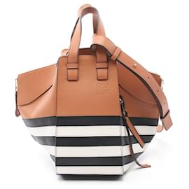 Loewe-Bolso de mano de cuero Loewe Hammock Small 38712KBN60 en excelente estado-Castaño