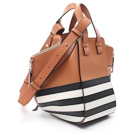 Loewe-Bolso de mano de cuero Loewe Hammock Small 38712KBN60 en excelente estado-Castaño