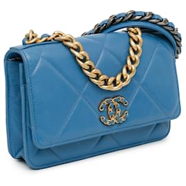 Chanel-Chanel Bleu Matelassé en Agneau 19 Portefeuille sur Chaîne-Bleu