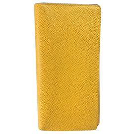 Louis Vuitton Brazza Amarillo