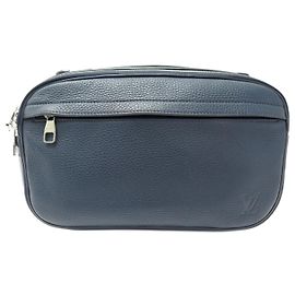 BORSA LOUIS VUITTON BUMBAG EXPLORER IN PELLE TAURILLON FANNY Blu