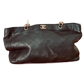 Bolsa de ombro Chanel em couro preto Preto