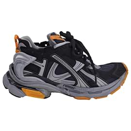 Balenciaga-Balenciaga Runner Sneakers in Black Orange Polyurethane-Black
