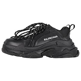 Balenciaga-Balenciaga Triple S Sneakers in Black Polyester-Black