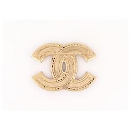 Chanel-NINE CHANEL CC LOGO QUILTED & STRASS GOLDEN METAL BROOCH-Golden