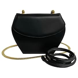 Gucci-Gucci Leather Chain Crossbody Bag  Leather Crossbody Bag in Very Good Condition-Black