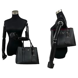 Prada-Prada Saffiano Cuir Doppelgriff-Tote-Lederhandtasche in sehr gutem Zustand-Schwarz