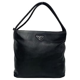 Prada-Prada Leather Handbag  Leather Handbag in Very Good Condition-Black