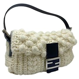 Fendi-Borsa a mano Fendi Mamma Bucket in lana nera e bianca-Nero,Bianco