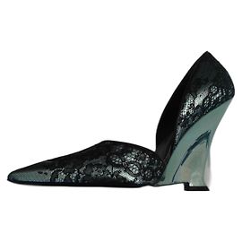 Yves Saint Laurent Lace Pumps Black Light Blue Black Light blue