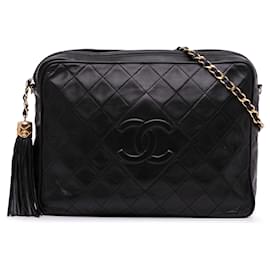 Chanel-Sac à caméra Chanel Black CC en cuir d'agneau matelassé avec diamant et pompon-Noir