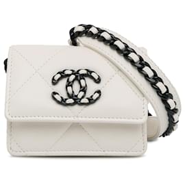 Chanel-Portefeuille compact en chaîne Chanel 19 en agneau matelassé blanc-Blanc