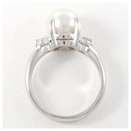 & Other Stories-PT900 Platinum Pearl Ring with Diamond in Excellent Condition-Silvery