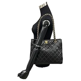 Chanel-Sac à main en cuir Chanel Matelassé avec chaîne en très bon état-Noir