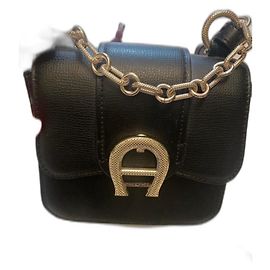 Borsa a tracolla Aigner in pelle nera Nero