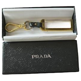 Chaveiro Prada de couro preto e dourado Preto Dourado