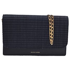 Billetera cruzada con cadena Mansur Gavriel en cuero negro Azul Azul claro