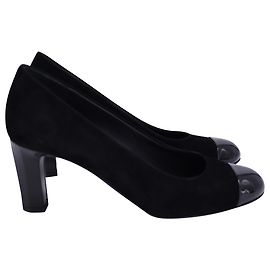 Décolleté Chanel con punta a contrasto in suede nero Nero