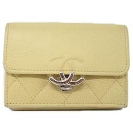 Chanel-Cartera corta de cuero Chanel CC de tres pliegues AP1173 en buen estado-Amarillo