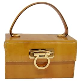 Salvatore Ferragamo-Sac à main Gancini en émail jaune Auth 79133 de Salvatore Ferragamo-Jaune