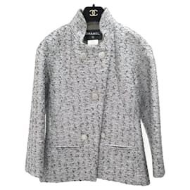 Chanel-Veste en tweed Chanel 7,2K$ 2014 Taille 36-Gris