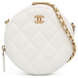 Chanel-Sac à main rond en cuir d'agneau matelassé blanc Chanel avec perles et chaîne en bandoulière-Blanc