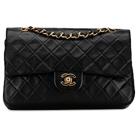 Chanel-Sac à épaule Chanel Medium Classic en cuir d'agneau noir à double rabat-Noir