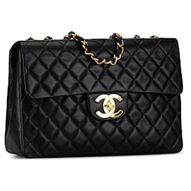 Chanel-Schultertasche Chanel Maxi XL Classic aus schwarzem Lammleder mit einfacher Klappe-Schwarz