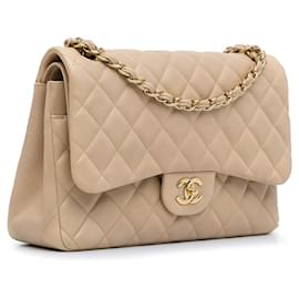 Chanel-Beige Chanel Jumbo Classic Schultertasche aus Lammleder mit doppeltem Klappverschluss-Beige