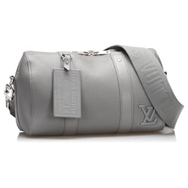 Louis Vuitton-Bolsa Crossbody Keepall City Aerogram Louis Vuitton cinza-Outro