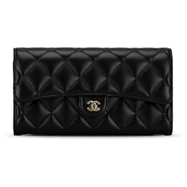 Chanel-Portafoglio Long Flap Classico Chanel in Pelle di Agnello Nera per Donne-Nero