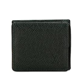 Louis Vuitton-Monedero Boite Coin Louis Vuitton Taiga en verde Épisea-Otro,Verde